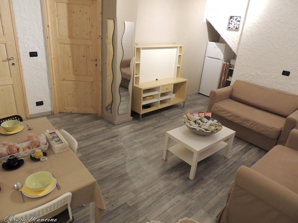 La Casa Del Colonnello Hotel แวร์เชลลี ภายนอก รูปภาพ