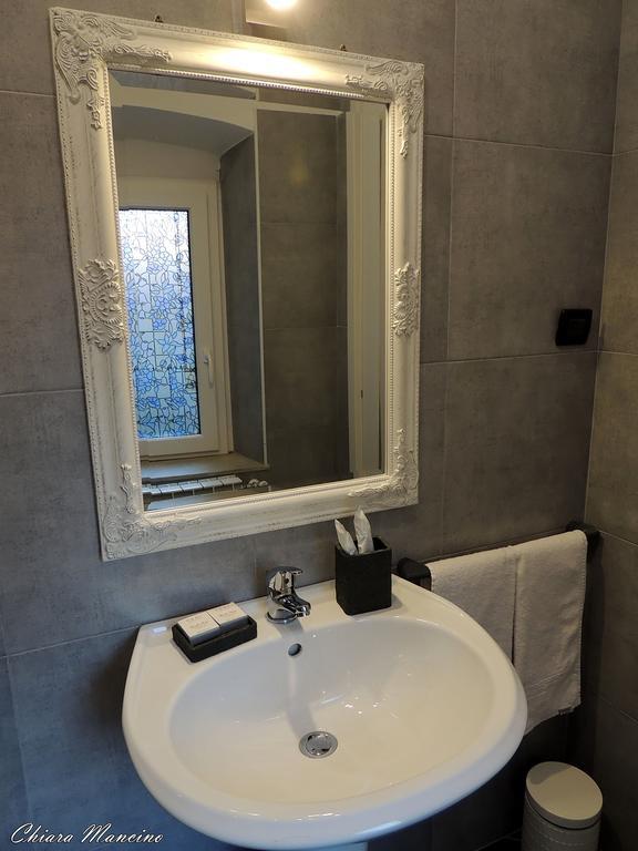 La Casa Del Colonnello Hotel แวร์เชลลี ภายนอก รูปภาพ