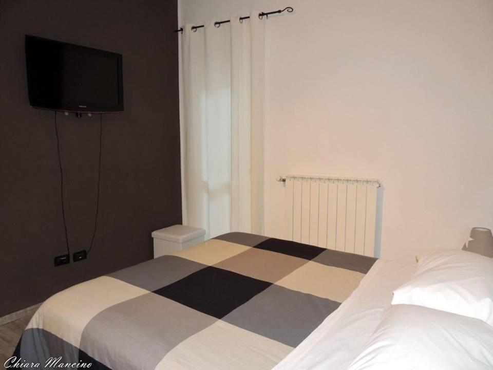 La Casa Del Colonnello Hotel แวร์เชลลี ภายนอก รูปภาพ