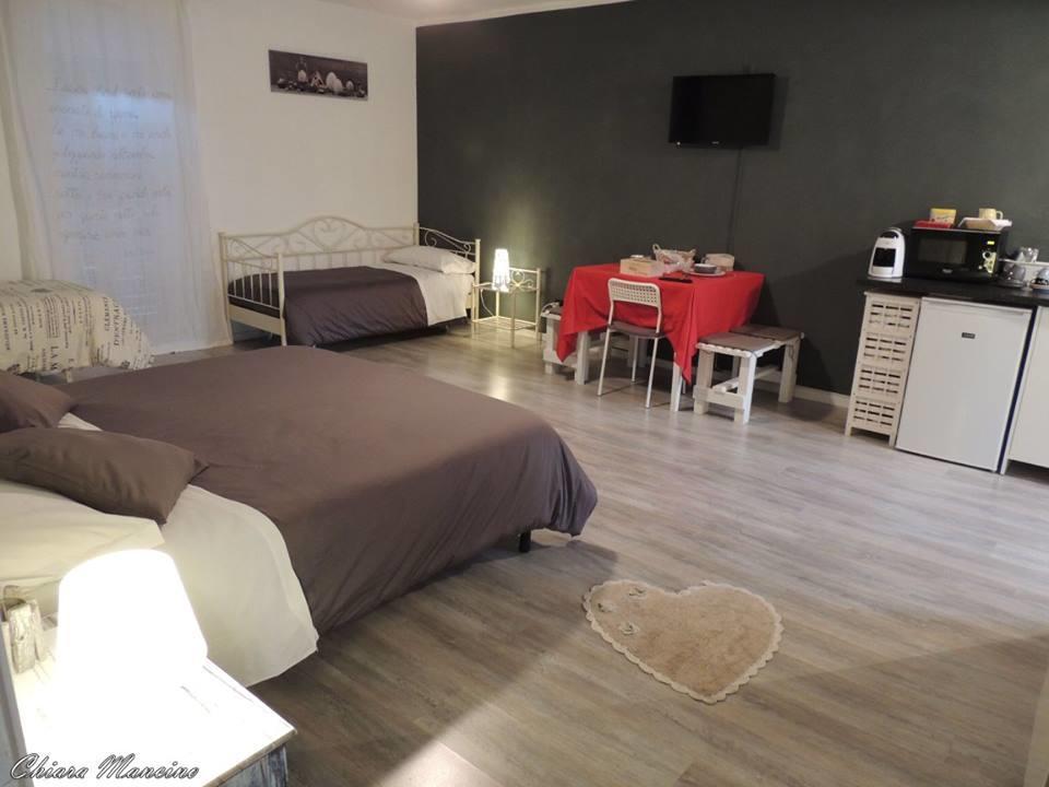 La Casa Del Colonnello Hotel แวร์เชลลี ภายนอก รูปภาพ